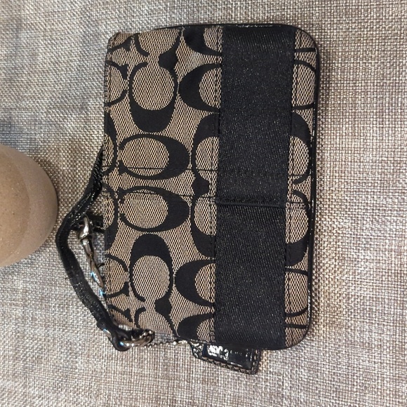 Coach Black Stripe Classic Monogram Jacquard Wristlet - Picture 6 of 12